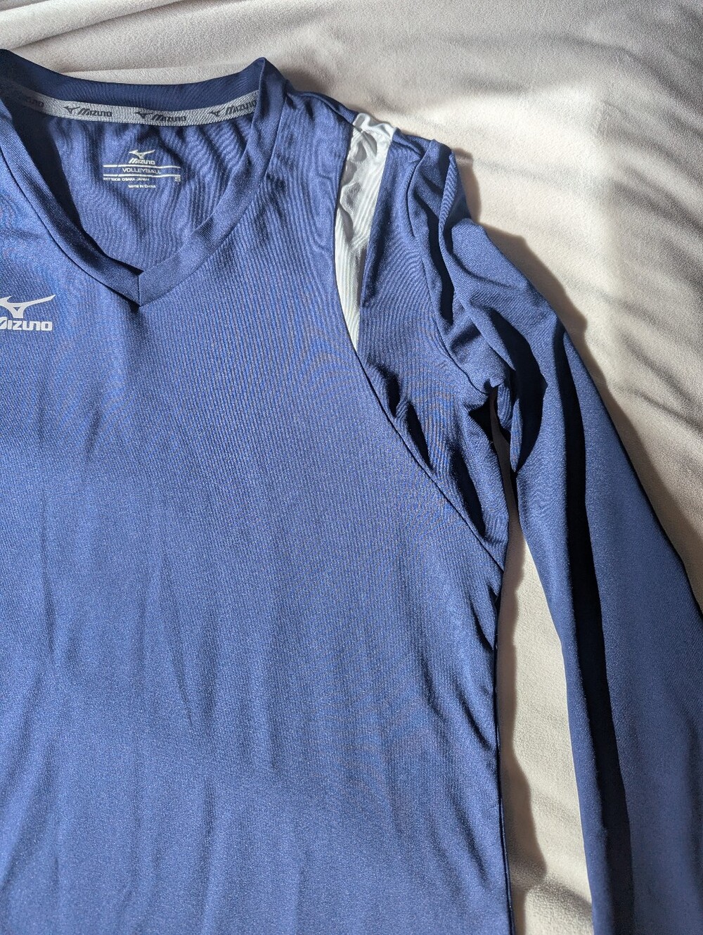 Mizuno Women's Long Sleeve V-Neck Volleyball Jersey in Navy and White - Picture 5 of 15